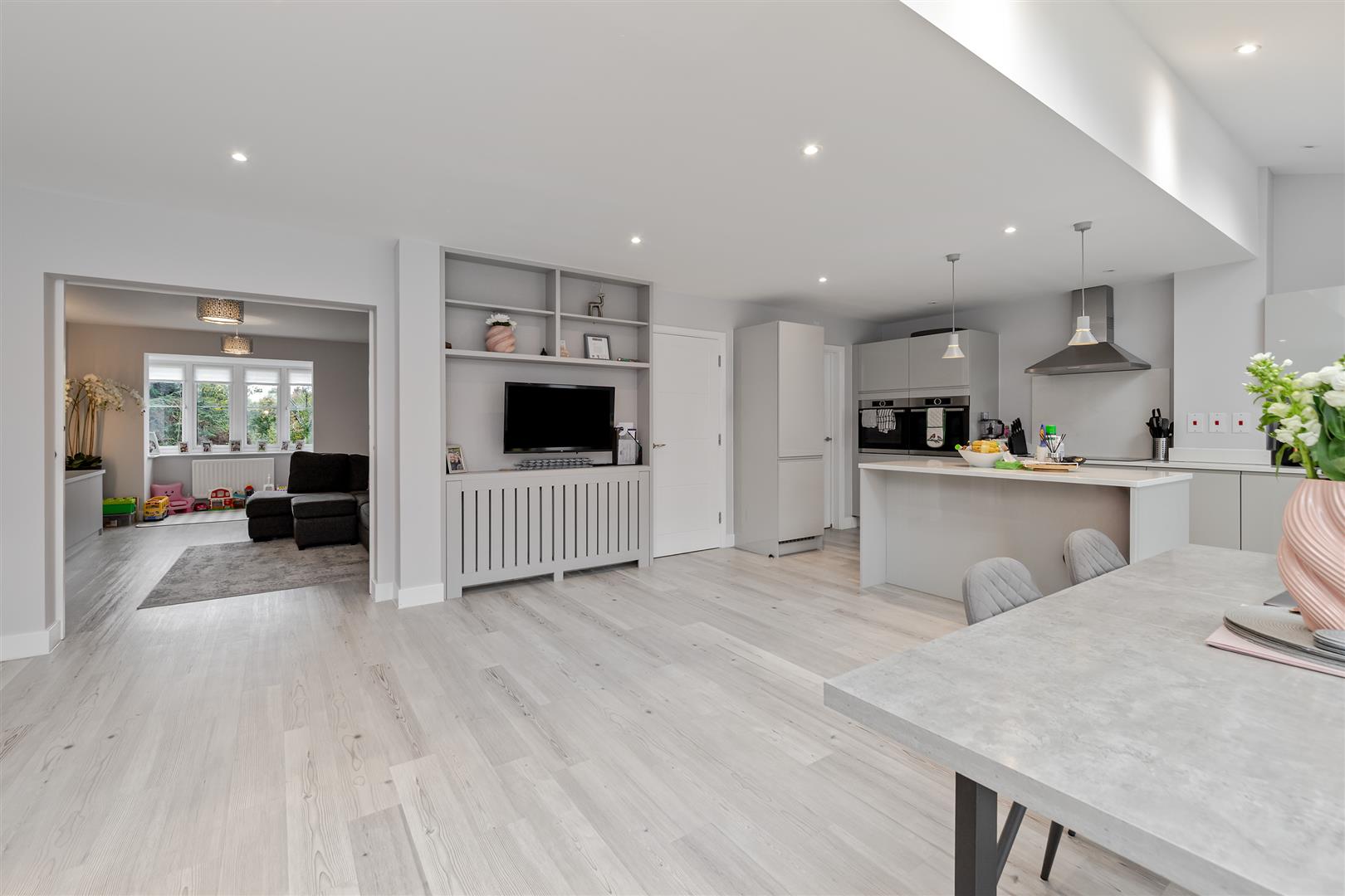 Ridout End, Bricket Wood, St. Albans - photo 4